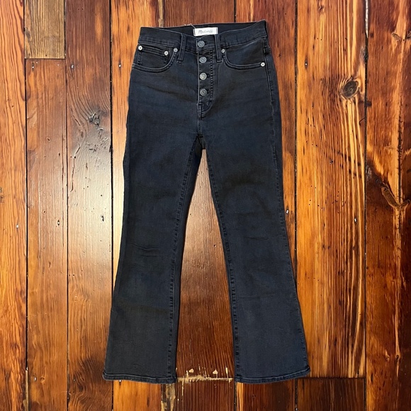 Madewell | Cali Demi-Boot Jeans in Bellspring Wash: Button-Front Edition - Picture 3 of 9